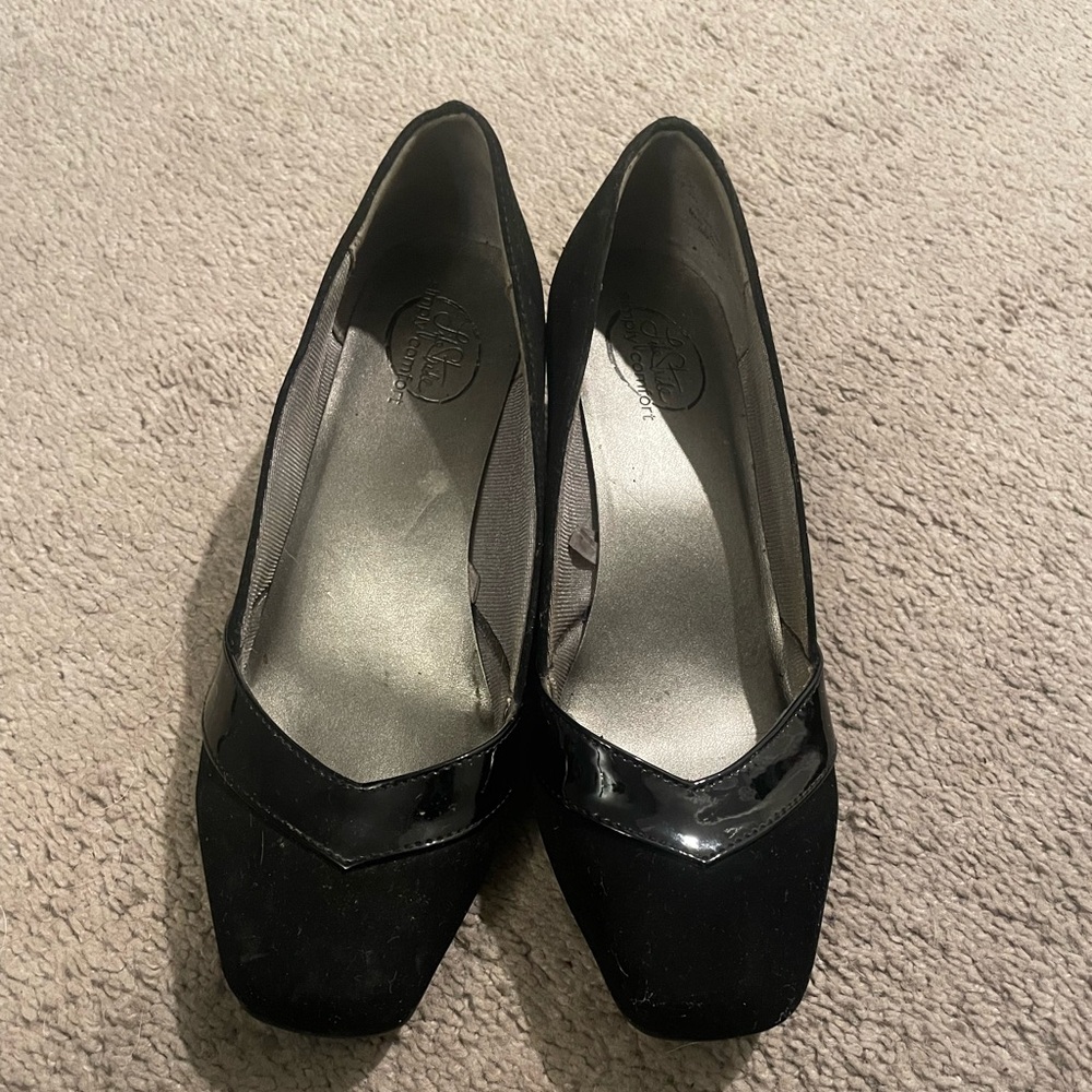 Life Stride Black Patent Flats